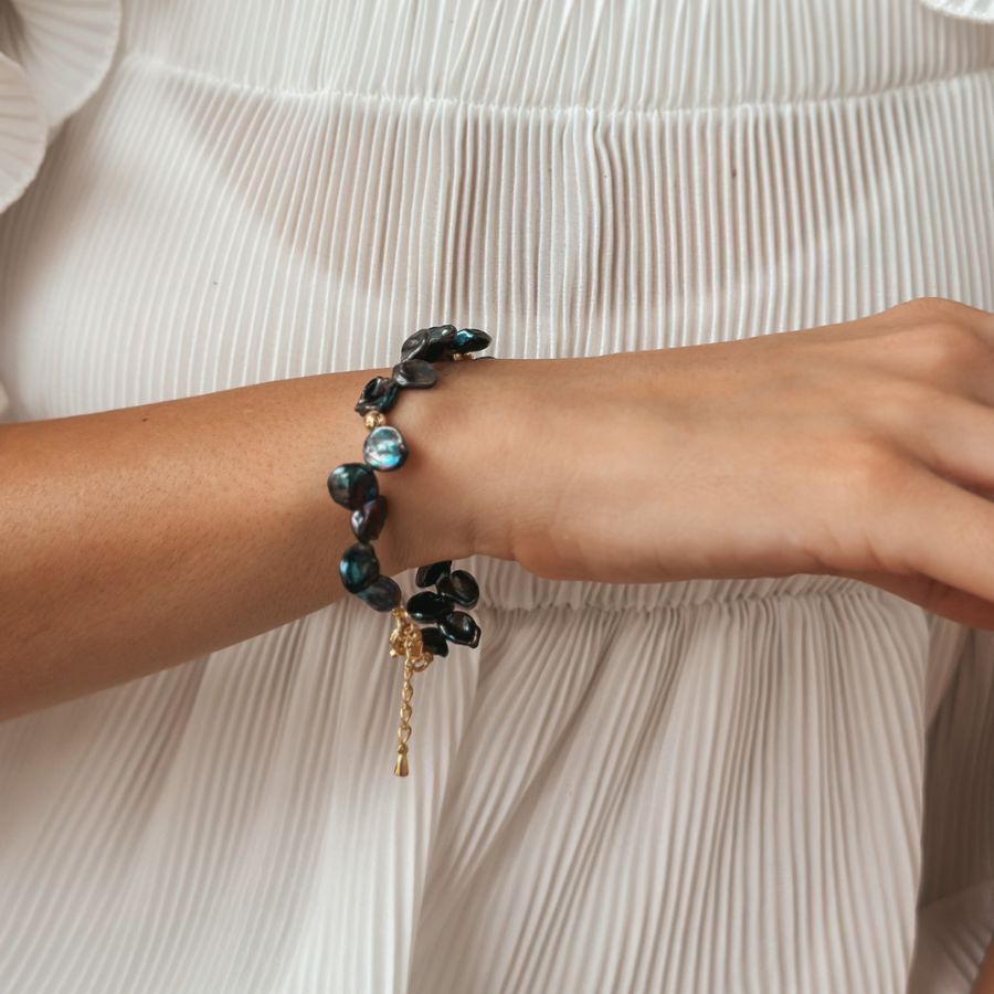 Bratara din aur Golden Lulu - Perle Keshi Negre - Indira