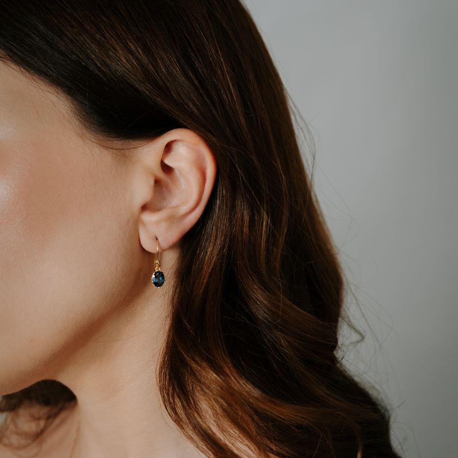 Cercei din argint Golden Serene - Topaz London - Indira