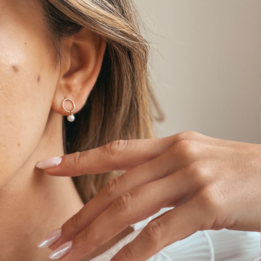 Мини обеци от злато - естествени перли - Indira