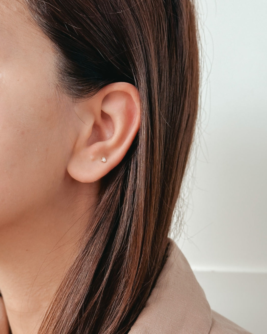 Labret пиърсинг обеци от жълто злато Shine - Цирконий - Indira