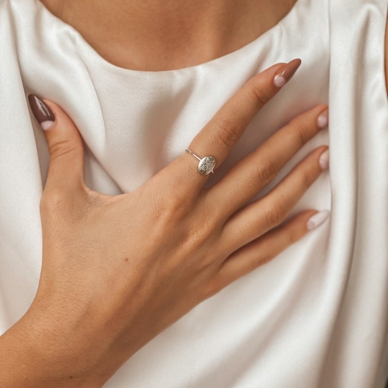 Сребърен пръстен с рождено цвете - Март Бабуларка - Indira