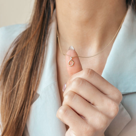 Вечен кръг златен медальон