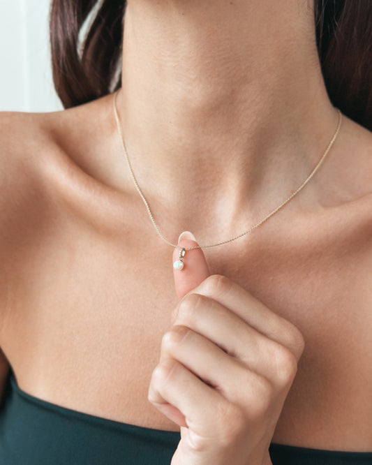 Pandantiv din aur galben Aveline – Perlă naturală și diamante - Indira