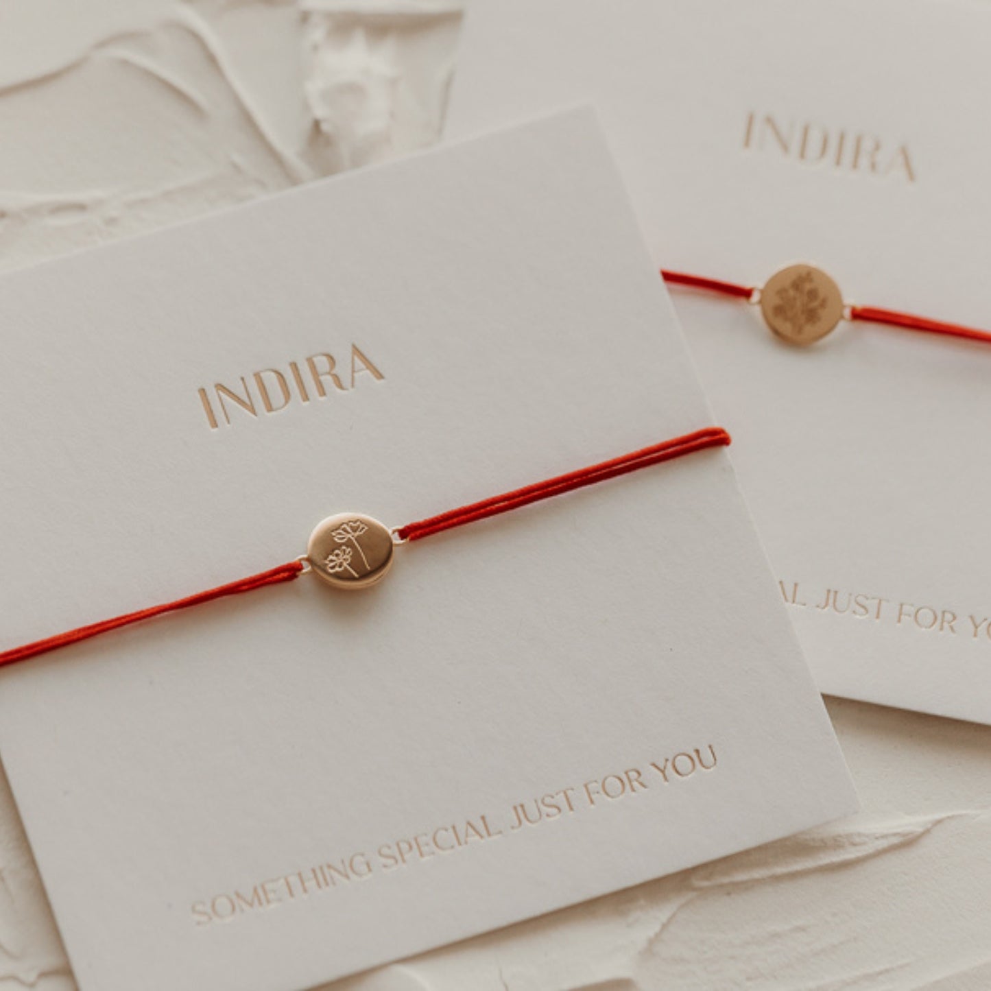 Сребърна гривна с връв Сребърно Рождено Цвете - Юнска Роза