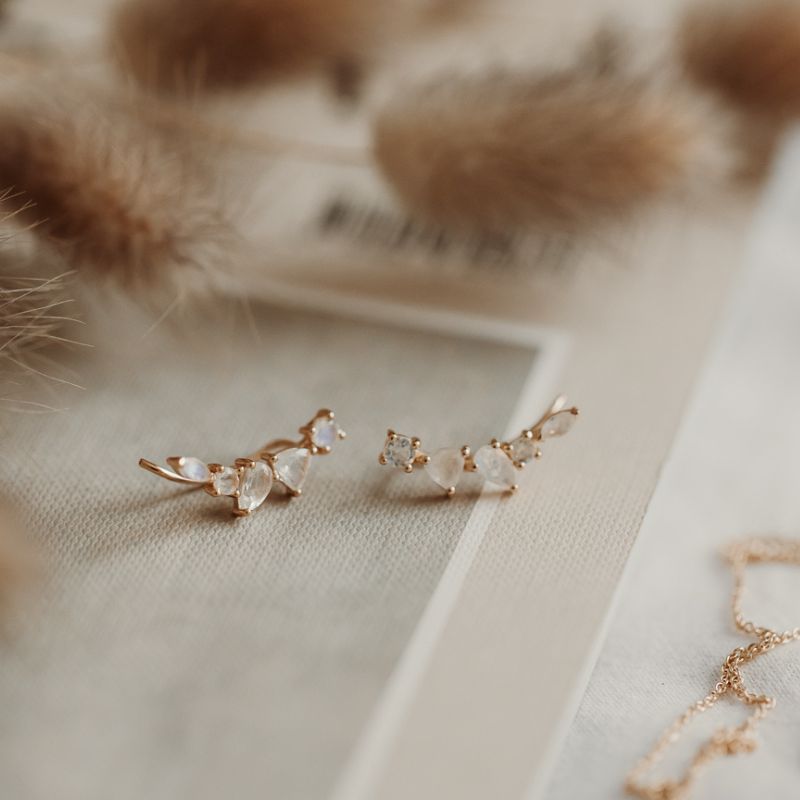 Сребърни обеци Valery Golden - Лунен камък - Indira