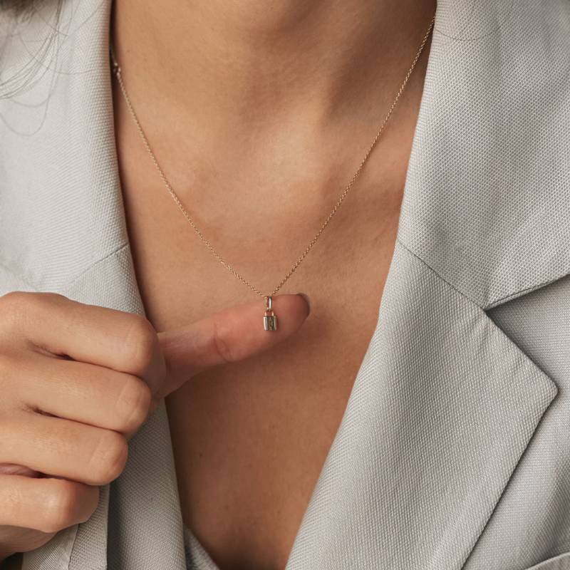 Златен медальон Secret - Indira