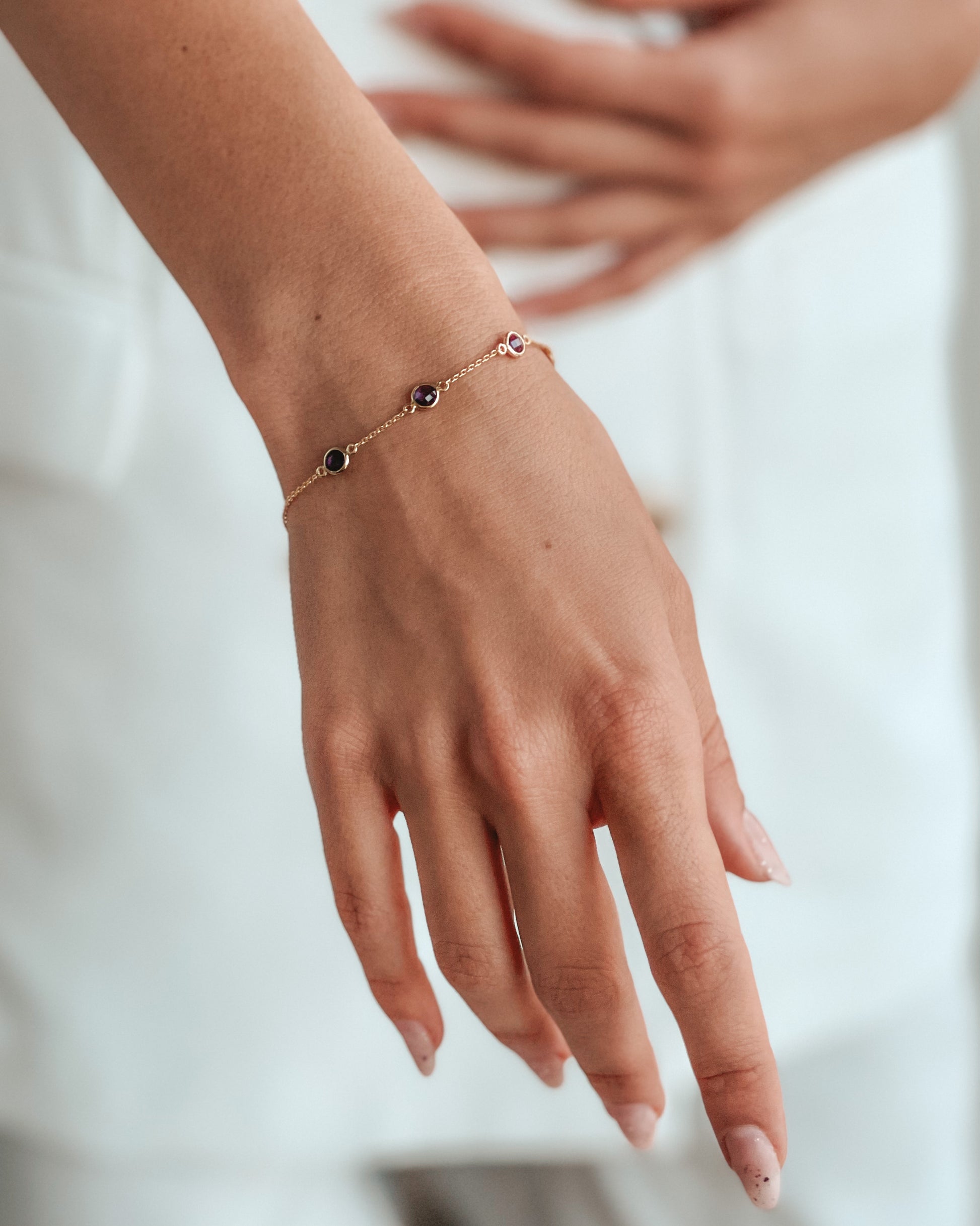 Сребърна гривна Birthstone Golden February - Аметист - Indira