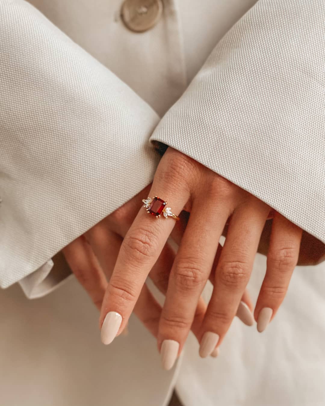 Inel din aur Golden Faerie - Granat - Indira