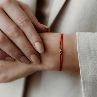 Колекция Гривни с камъни на раждане